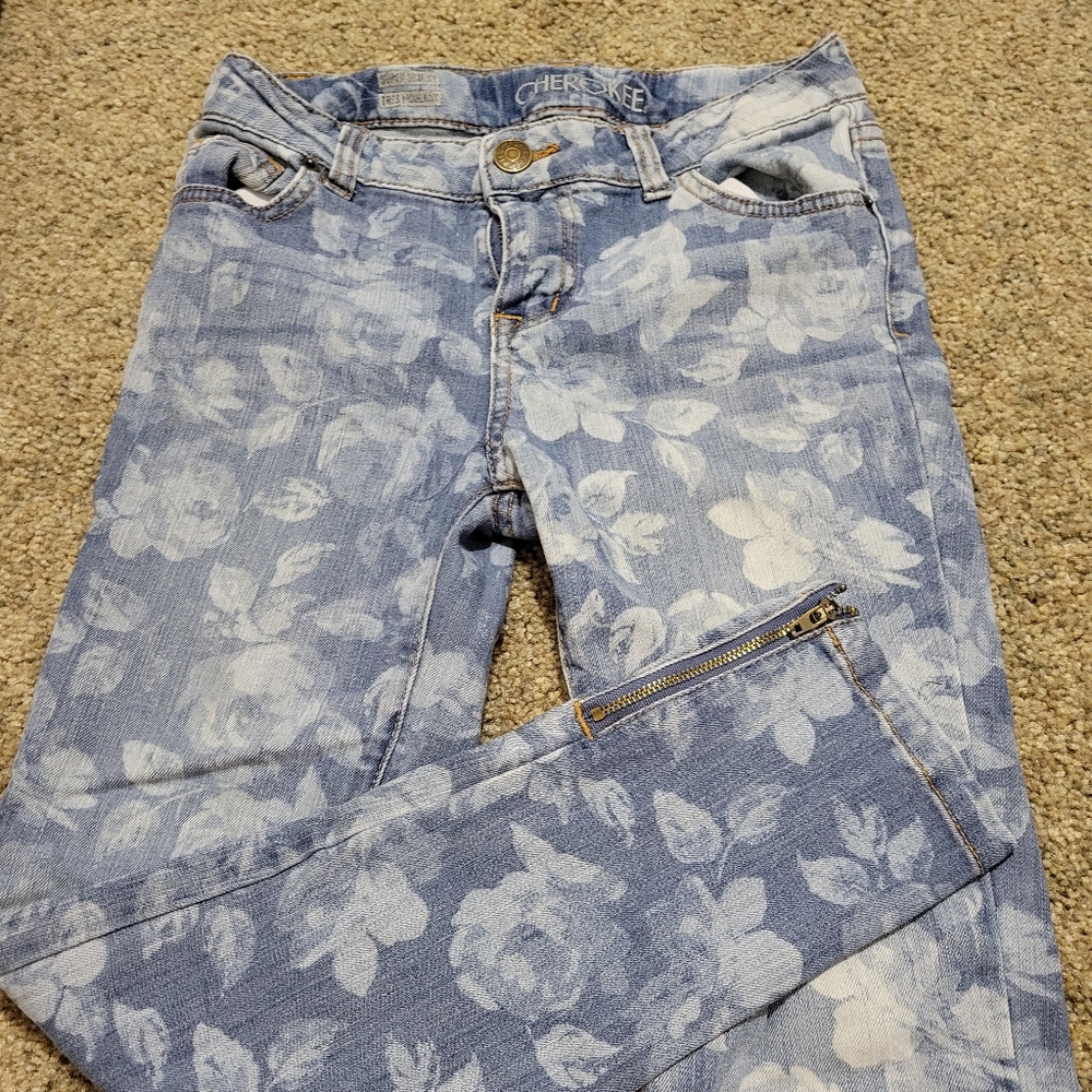 🎉5 for $5 sale!🎉Girls patterned jeans
